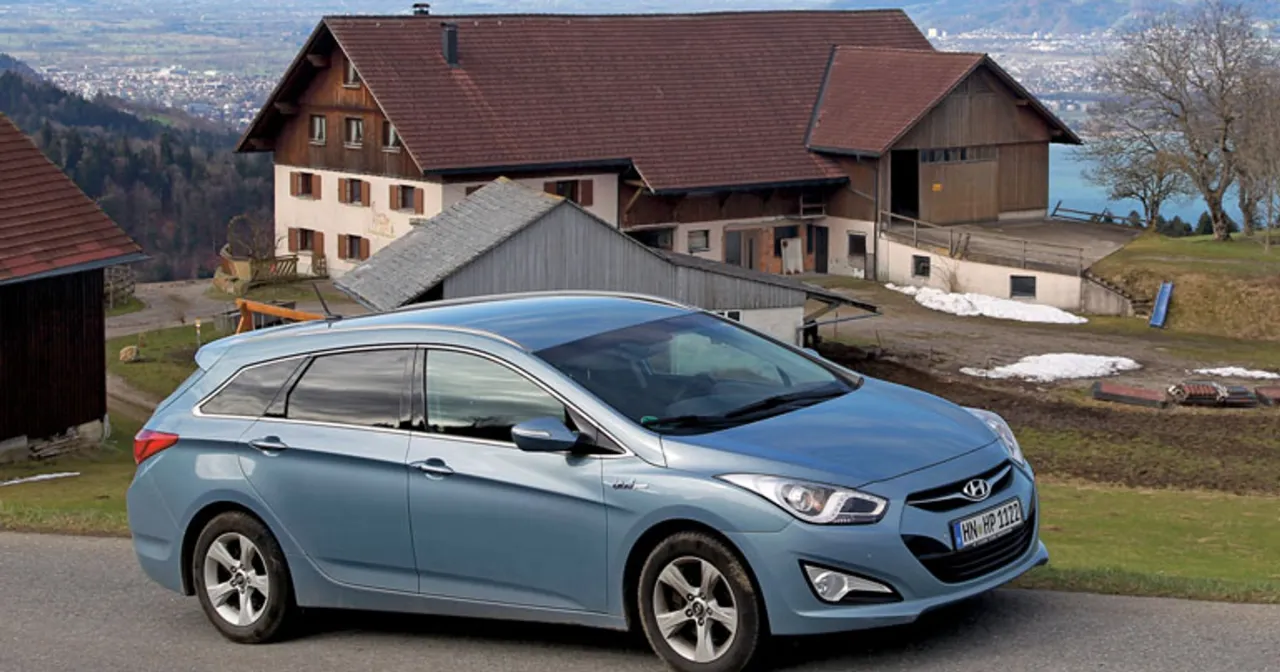 Hyundai i40 kombi na drodze