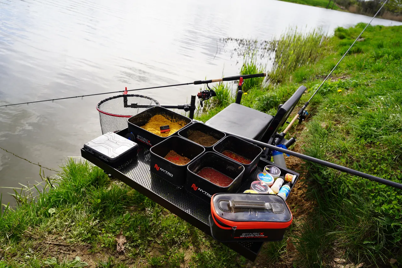 przechowywanie zanęty wędkarskiej w pojemnikach