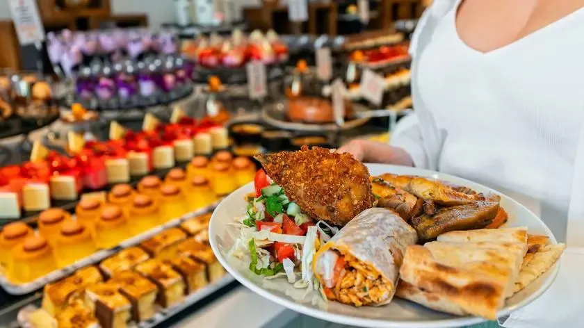 Turecki bufet All Inclusive jedzenie hotel