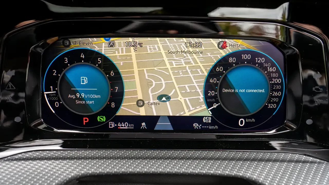 Volkswagen Golf 8 R fuel consumption dashboard