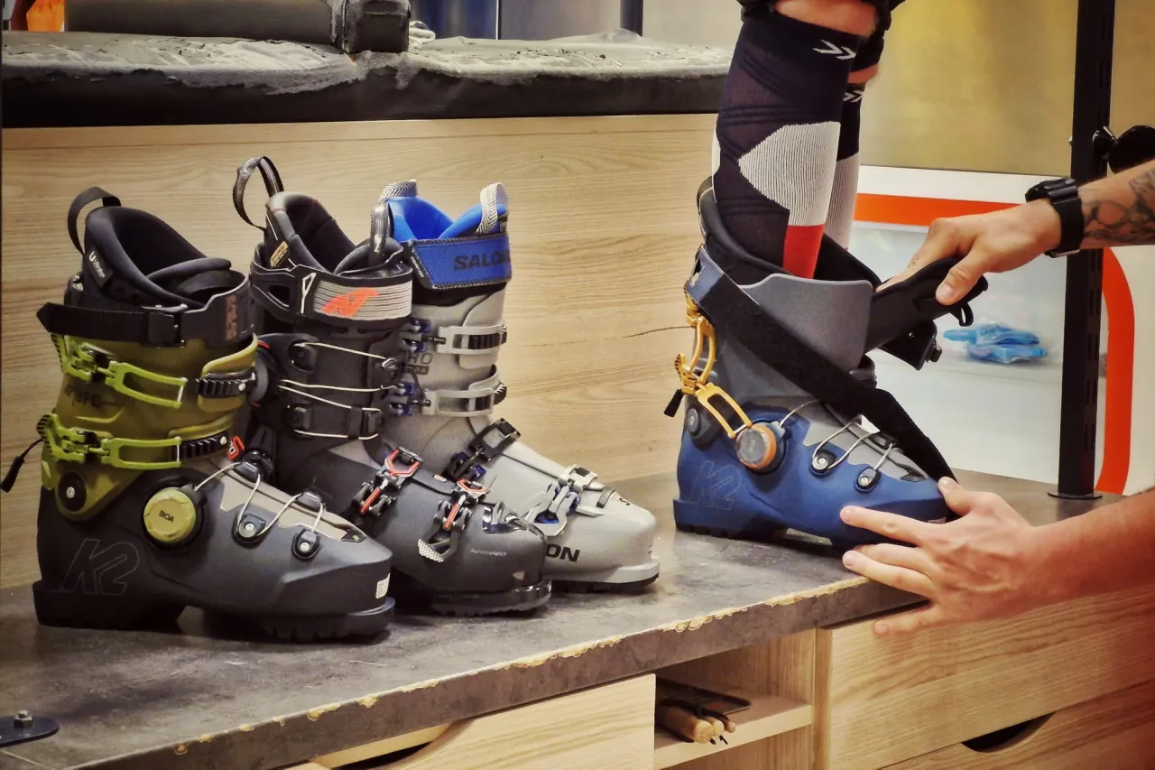 Mierzenie stopy do butów narciarskich