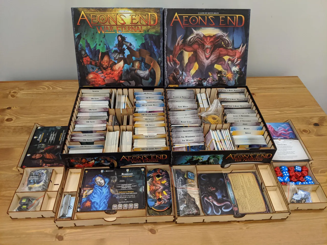 Aeon's End game setup components