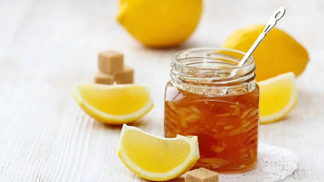 domowy syrop cytrynowy na gorąco