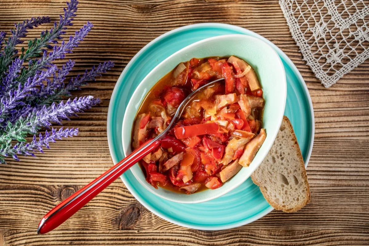 różne przyprawy do leczo