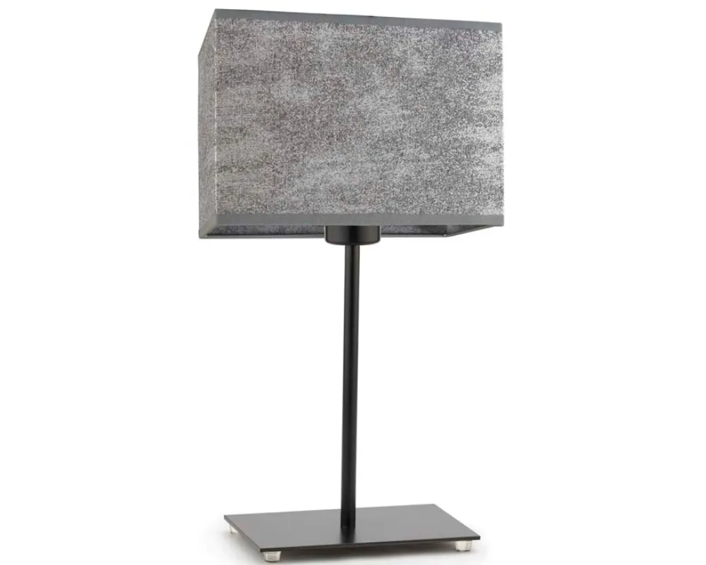 lampa z abażurem w czystym wnętrzu