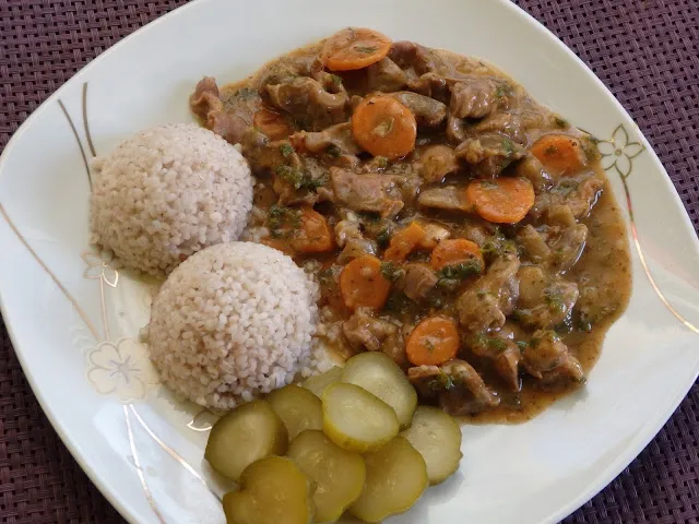 gulasz z żołądków drobiowych gotowy