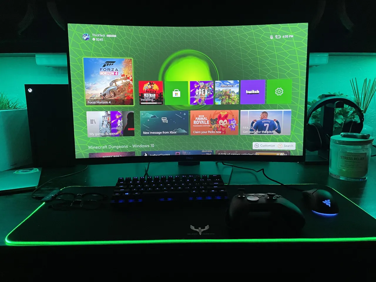 Gaming monitor Xbox Series X setup