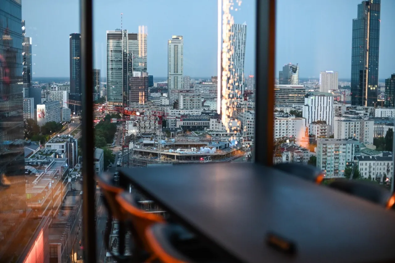 Rooftop bar Warszawa muzyka na żywo DJ