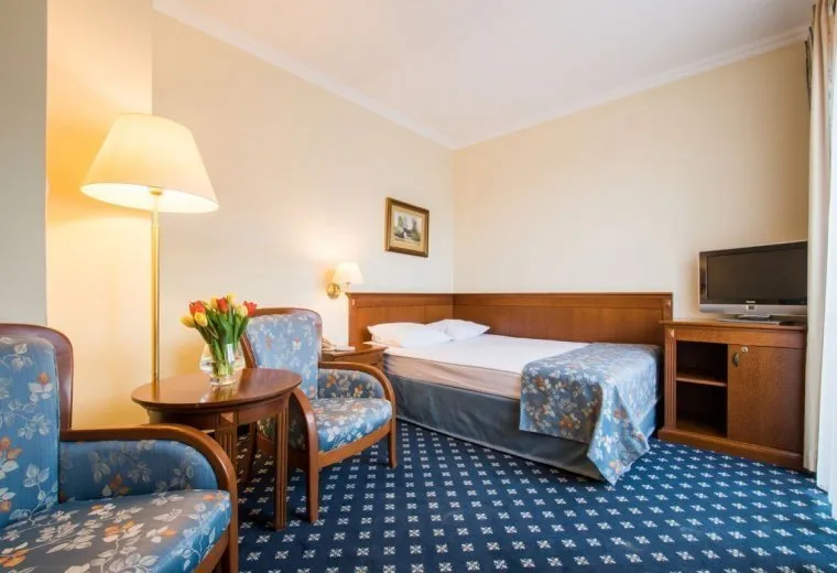 Hotel Ossa przykładowe wnętrza pokoi