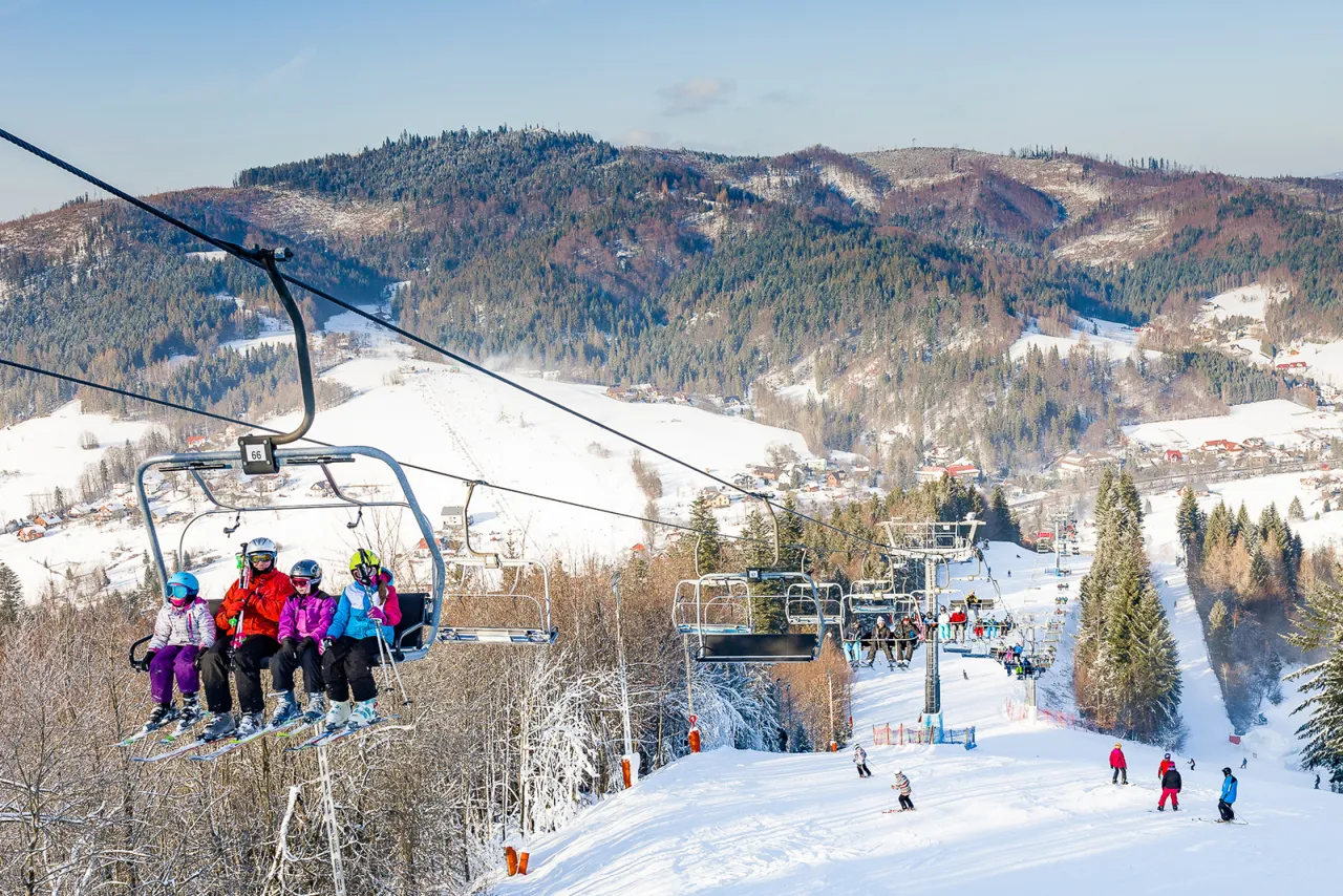 Malownicza Wisła zimą, góry i stoki narciarskie