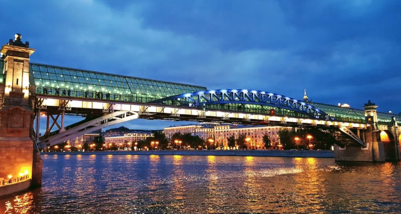 Mosty Moskwa nabrzeża