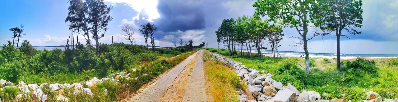 Jezioro Kopań mierzeja widok z g&oacute;ry