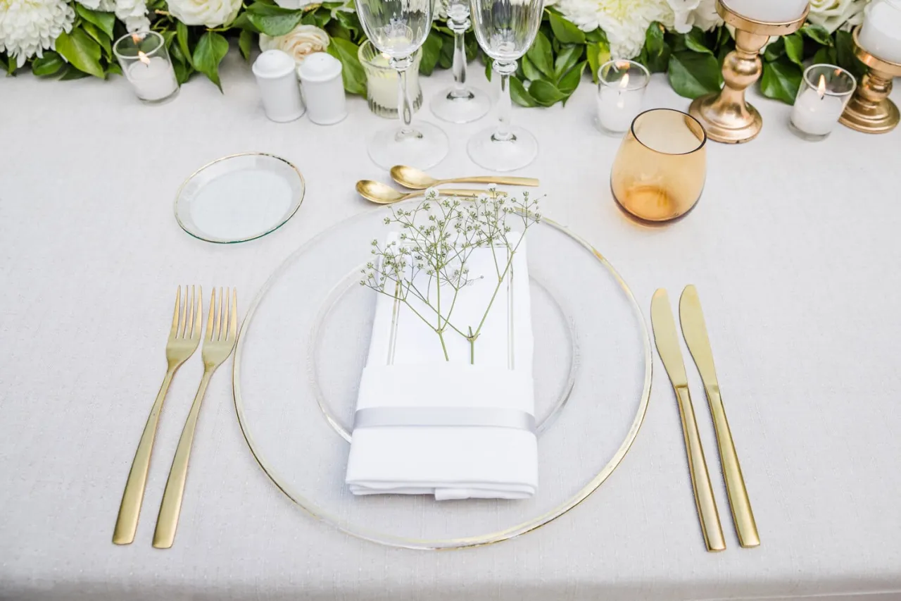 Elegancki stół na chrzciny inspiracje