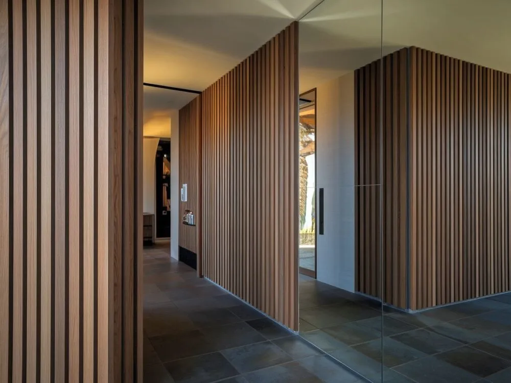 przedpokój z lamelami pionowymi