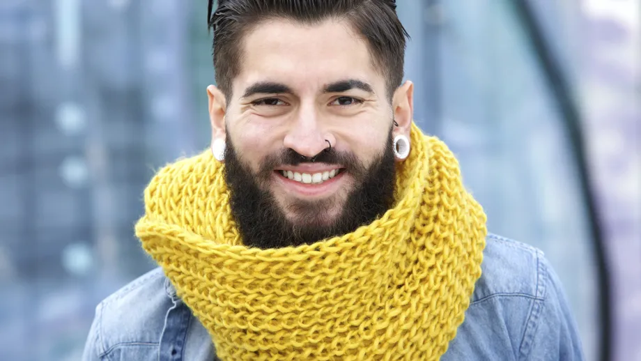 Zdjęcie Jak wiązać komin? Proste metody na stylowy i ciepły wygląd