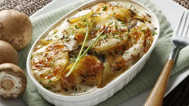 r&oacute;żne odmiany ziemniak&oacute;w do zapiekanek lub sery do gratin