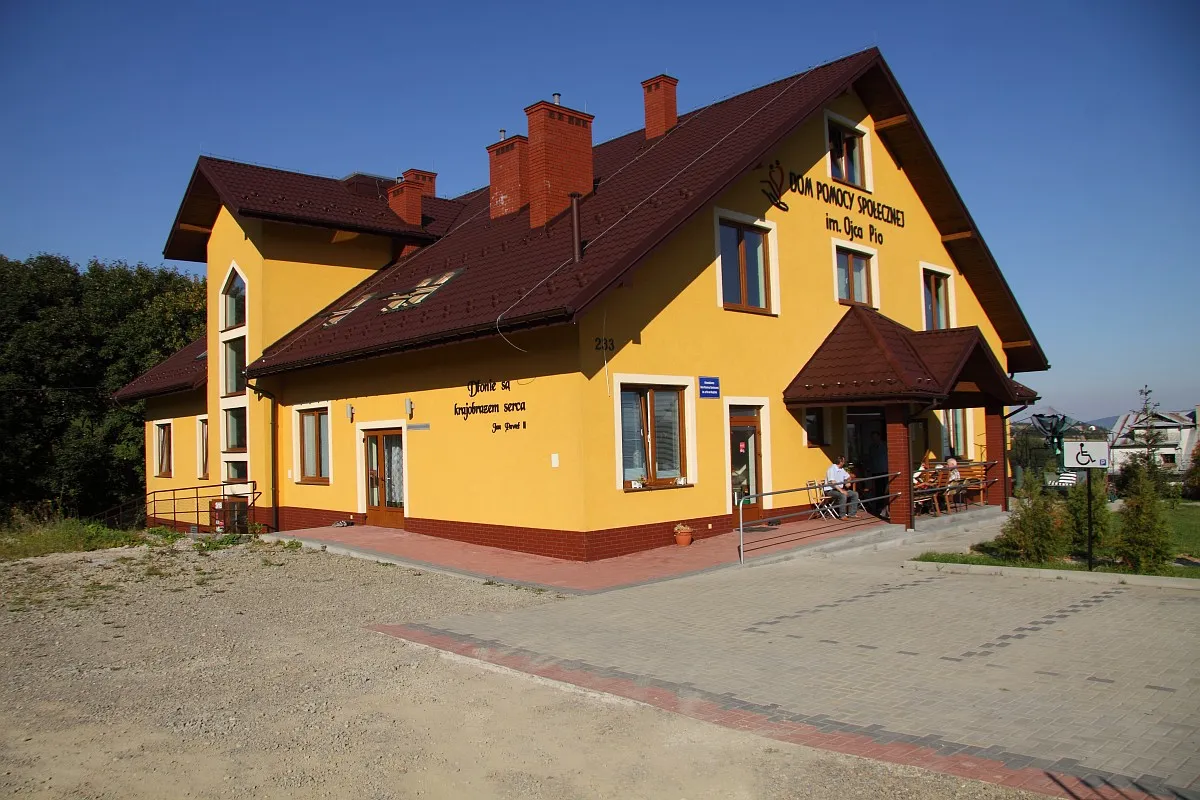 Dom Pomocy Społecznej Ojca Pio Mogilno budynek