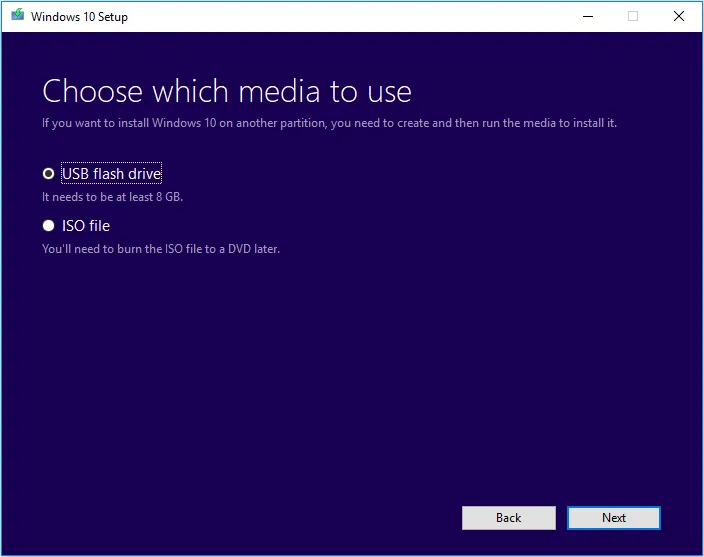 Pendrive z Windows 10 Media Creation Tool ekran