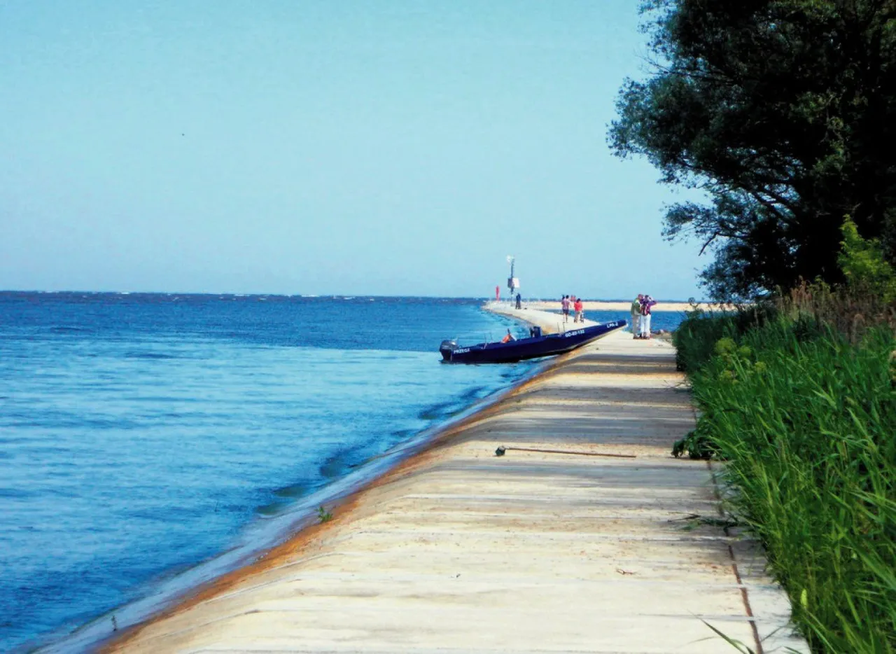 Zdjęcie Mikoszewo ile do morza? Sprawdź, jak blisko jest plaża!
