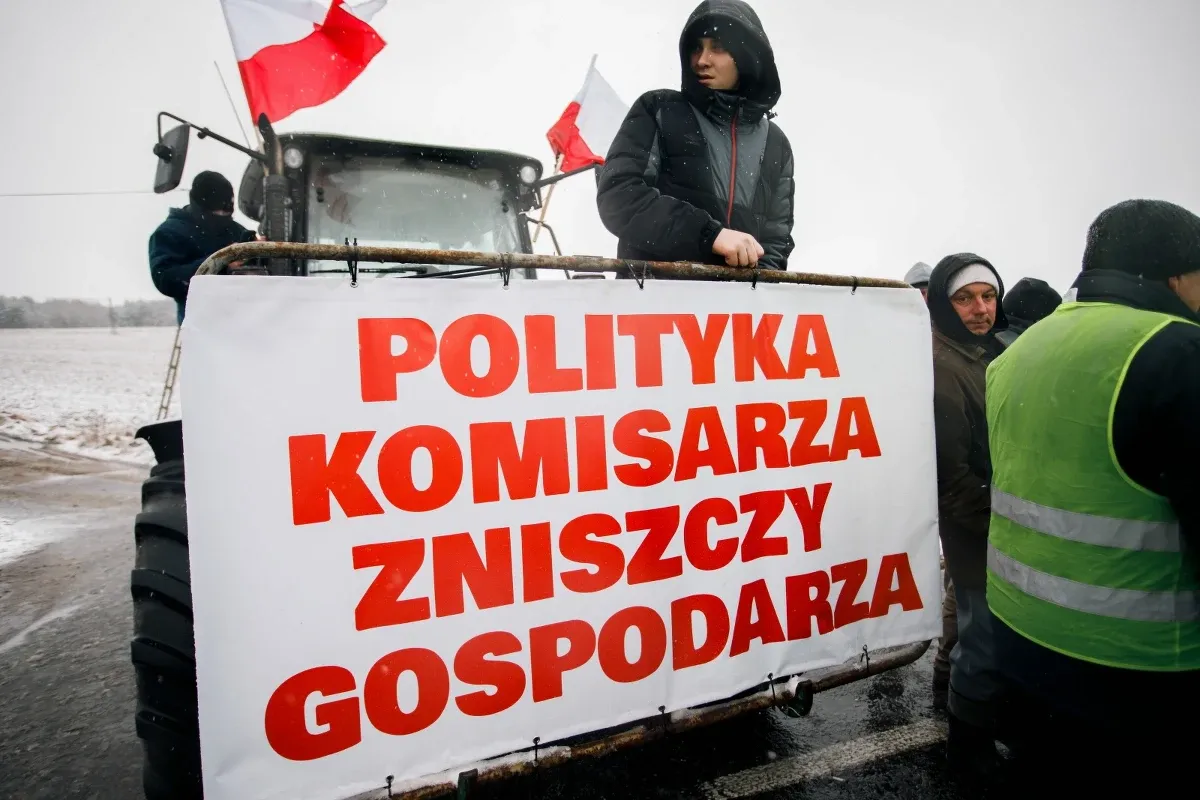 Rolnicy protestują przeciwko polityce, która niszczy gospodarkę. Zielony ład to dla nich zagrożenie.