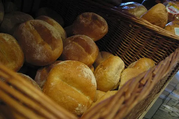 bułka poznańska kajzerka grahamka chleb żytni porównanie