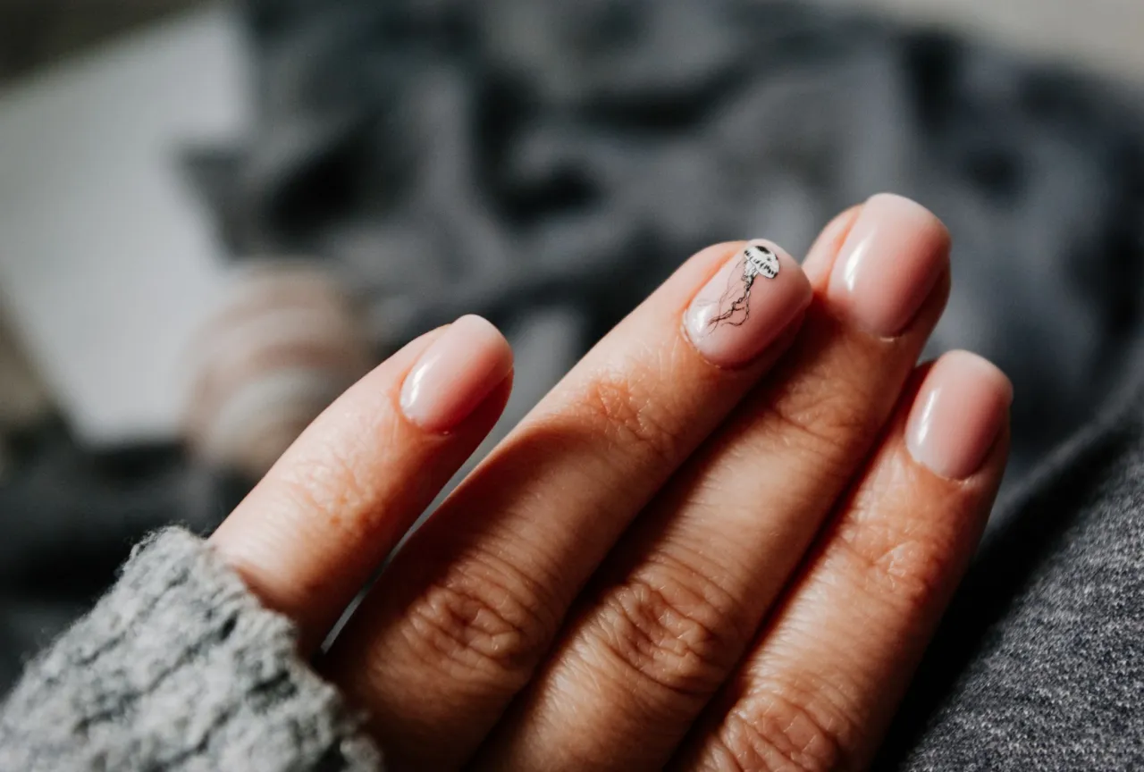 Manicure japoński a hybrydowy por&oacute;wnanie