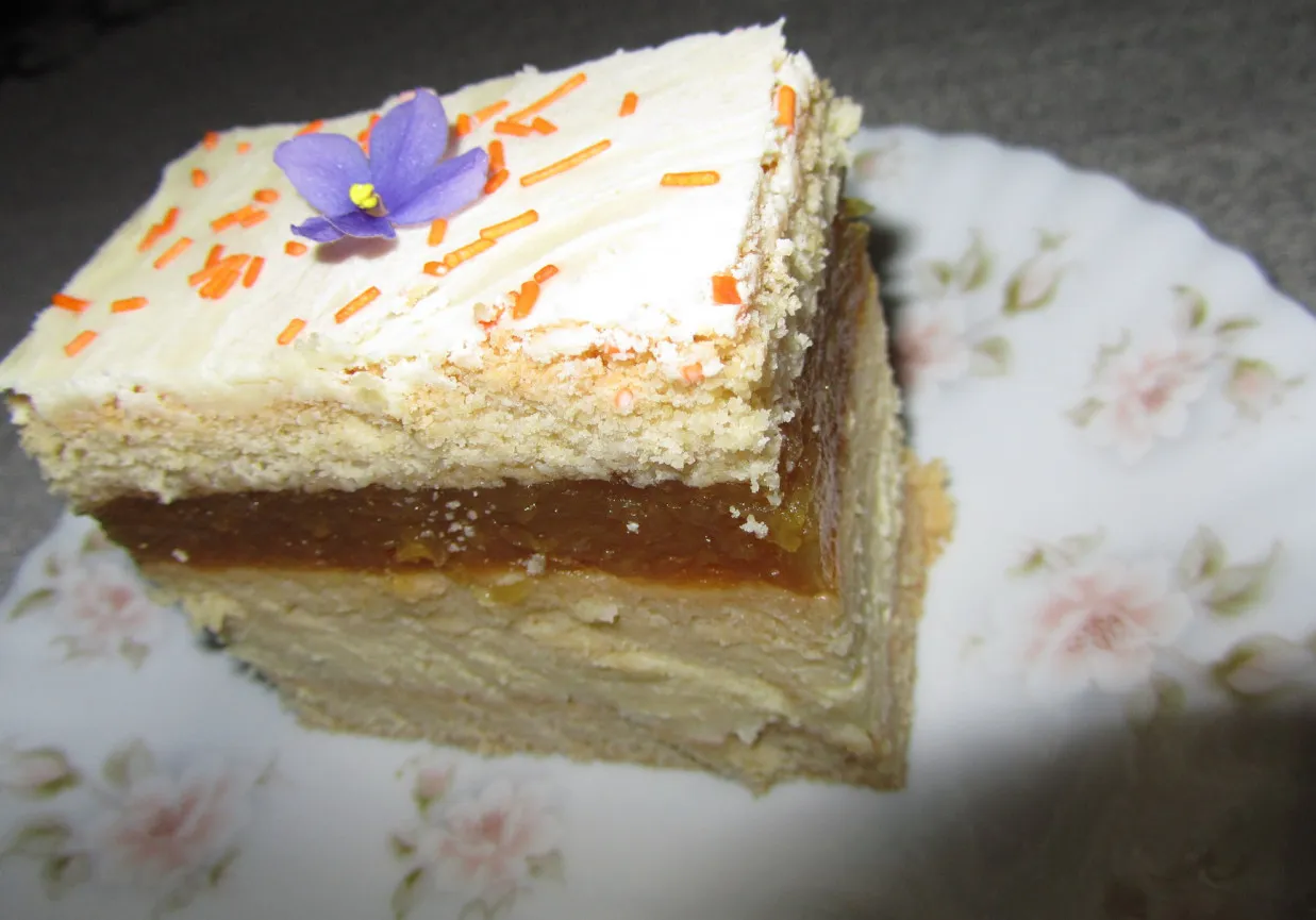 Przygotowanie ciasta jabłkowo-serowego krok po kroku