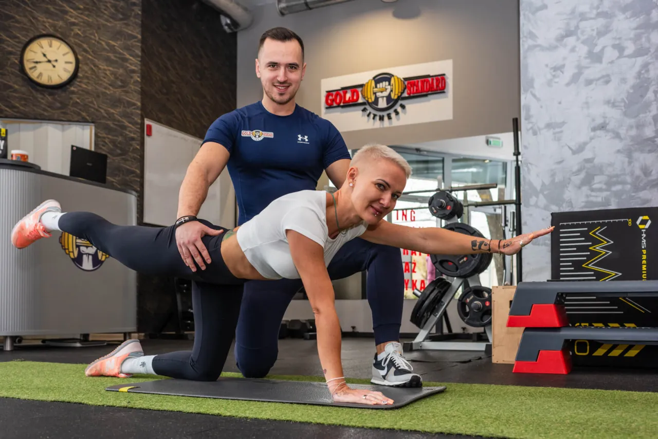 przykładowe stroje na wizytę u fizjoterapeuty