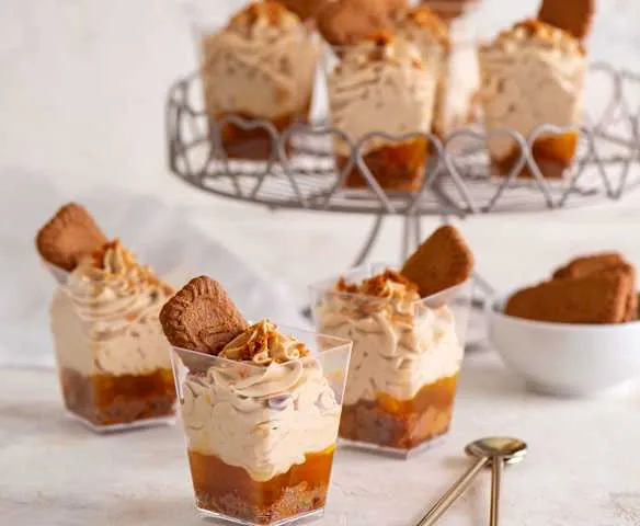 deser w słoiczku z ciastek korzennych