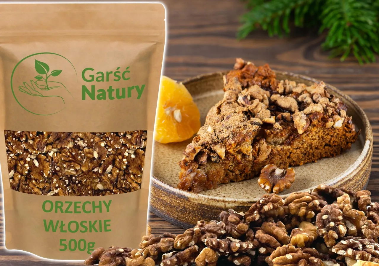 garść orzech&oacute;w włoskich
