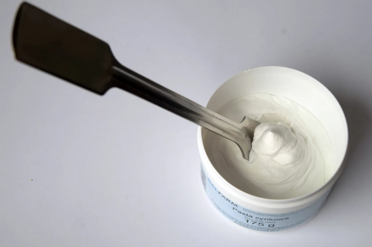 maść cynkowa vs pasta cynkowa