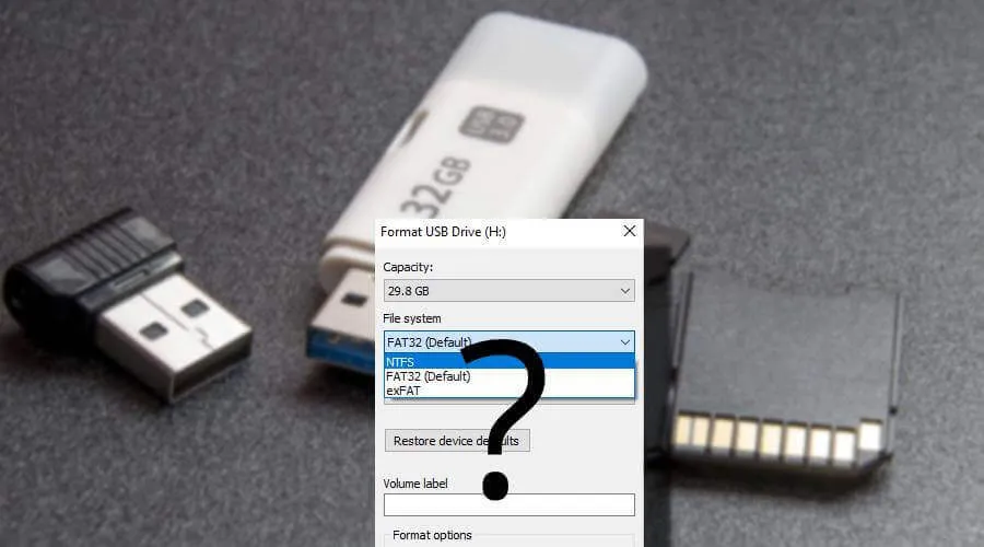 Pendrive z systemem plików FAT32 i NTFS