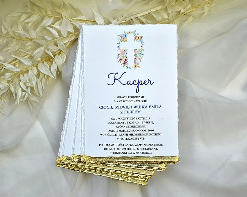 przykładowe eleganckie zaproszenie na komunię