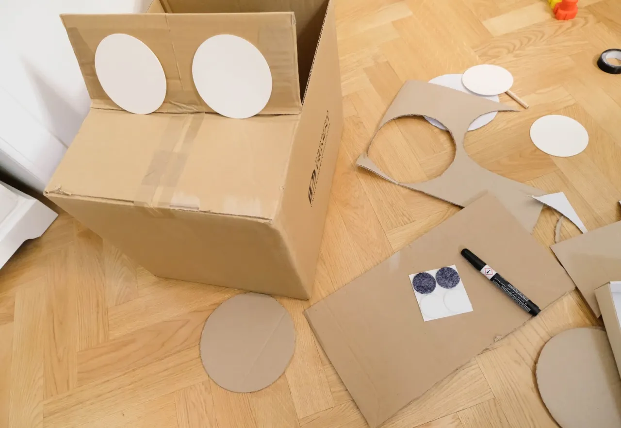 inspiracje diy z kartonu, co można zrobić z kartonu