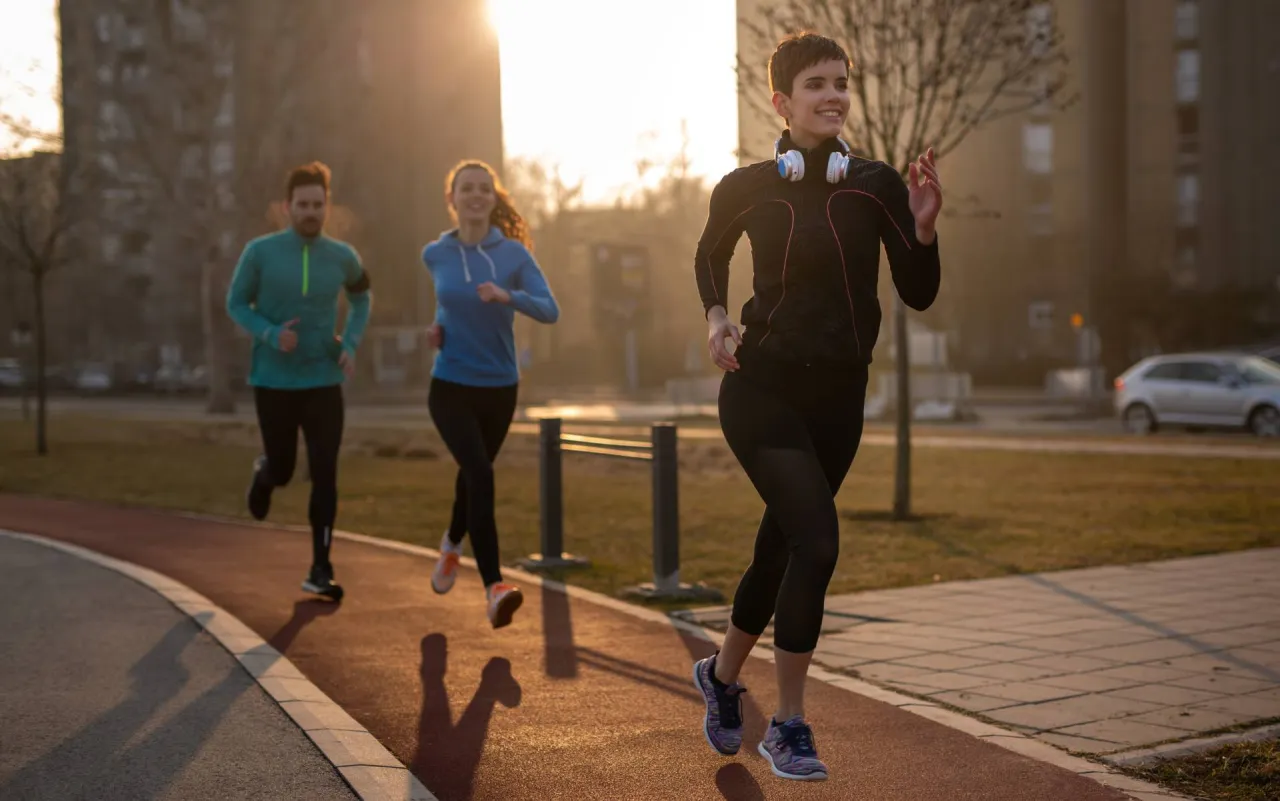 r&oacute;żnice w technice biegania i joggingu