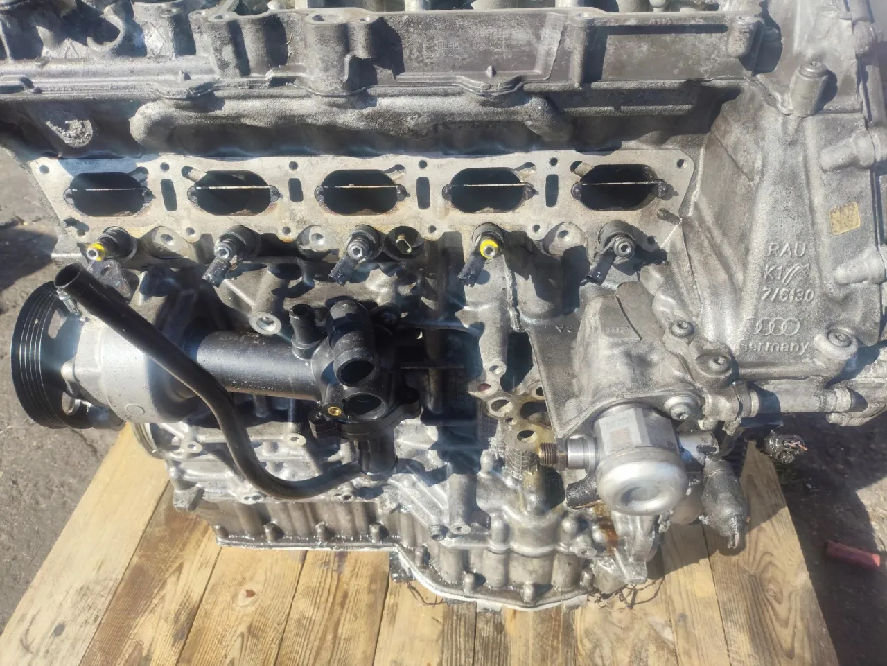 r&oacute;żnice goły słupek silnika a kompletny