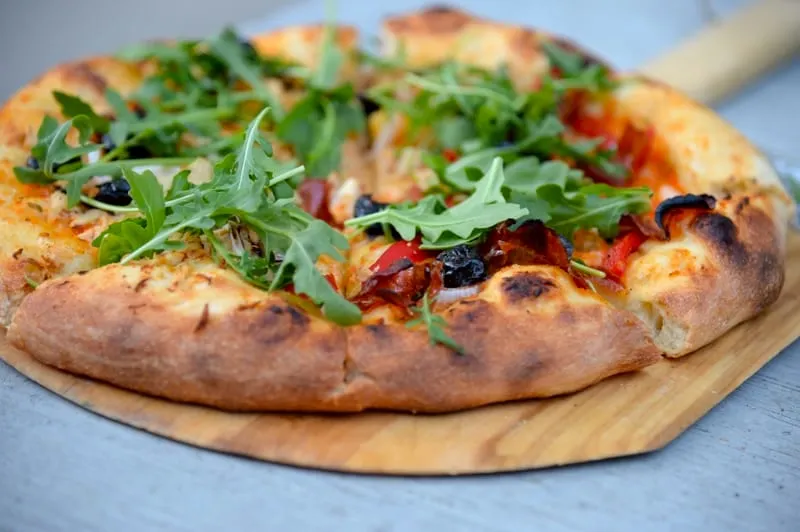 Zdjęcie Ile wyrasta ciasto na pizzę? Poznaj sekrety idealnego wyrastania