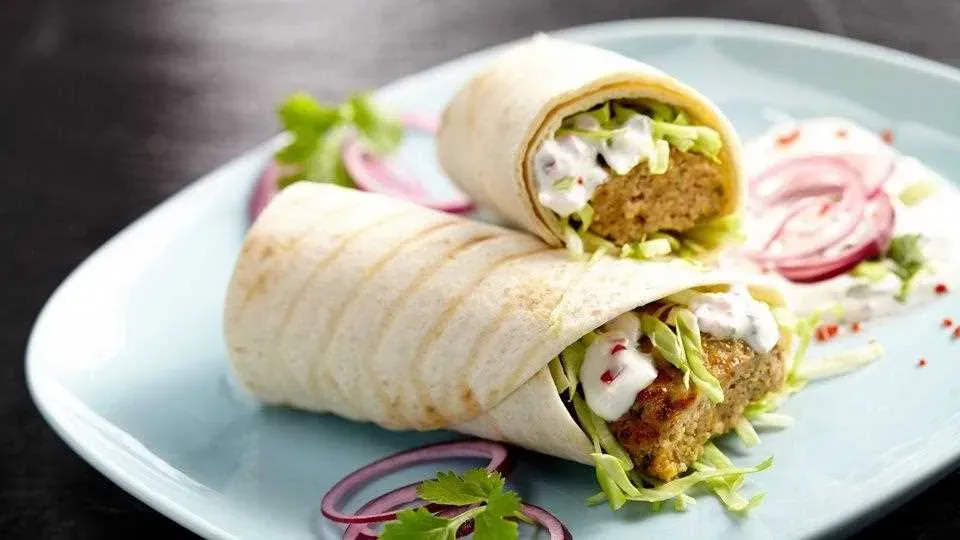 kebab fit zdrowy jogurtowy sos dużo warzyw