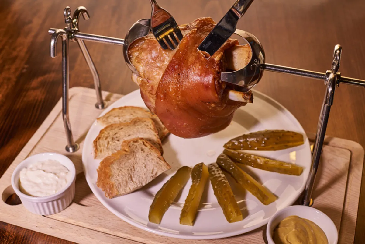 golonka krak&oacute;w restauracja