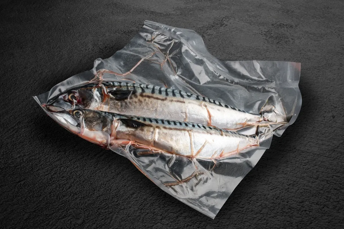 pakowanie wędzonych ryb pr&oacute;żniowo