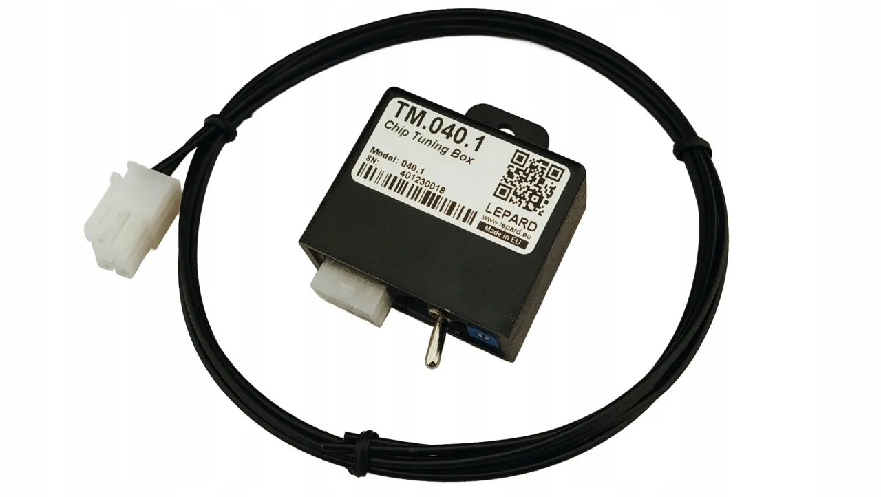 chip tuning box podłączony do silnika