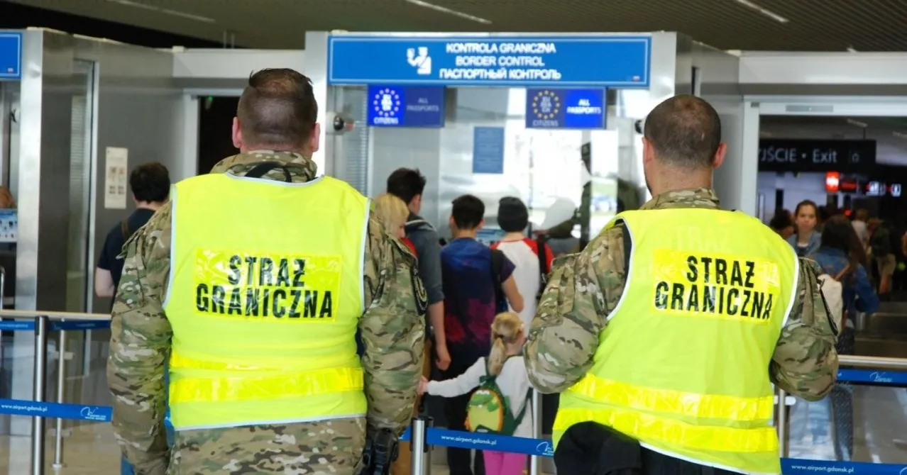 Straż Graniczna kontrola paszportowa lotnisko