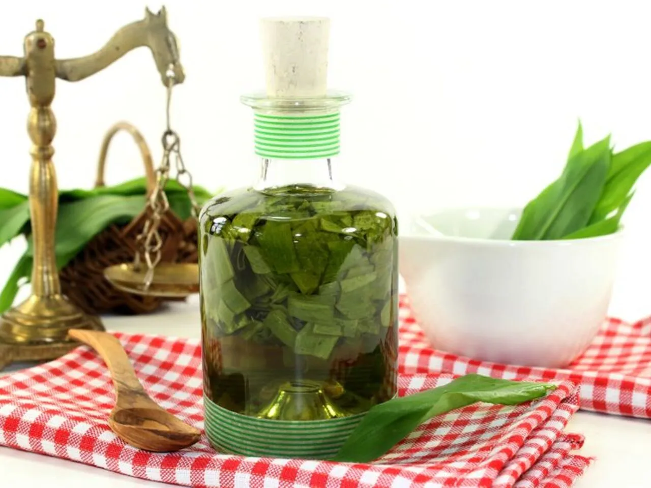 jak zrobić nalewkę z czosnku niedźwiedziego przepis