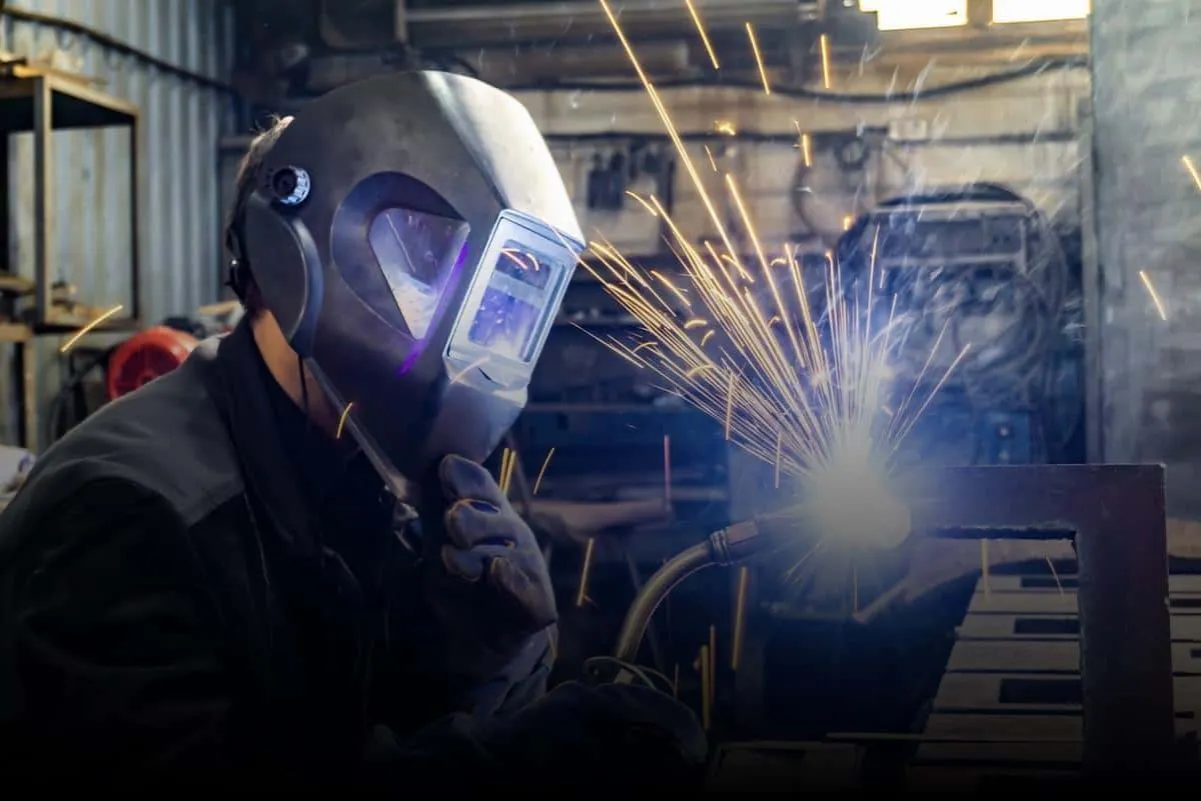 Mapa zarobków spawaczy w Niemczech według landów