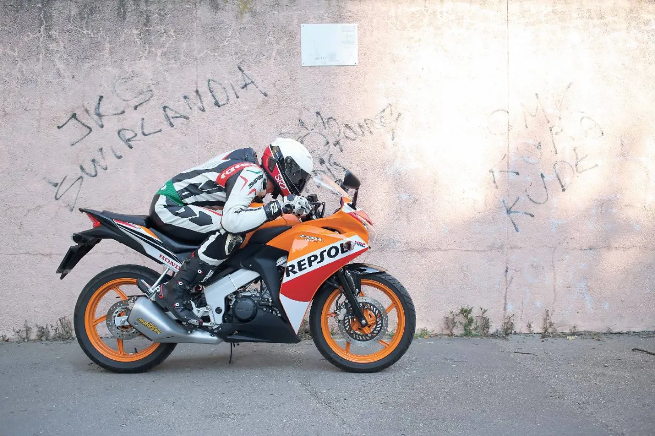 Zdjęcie Pojemność baku Honda CBR 125 - co musisz wiedzieć, aby nie przepłacać