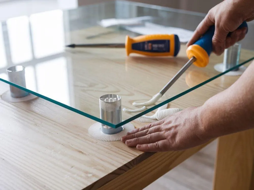 Narzędzia i akcesoria do montażu szklanego blatu