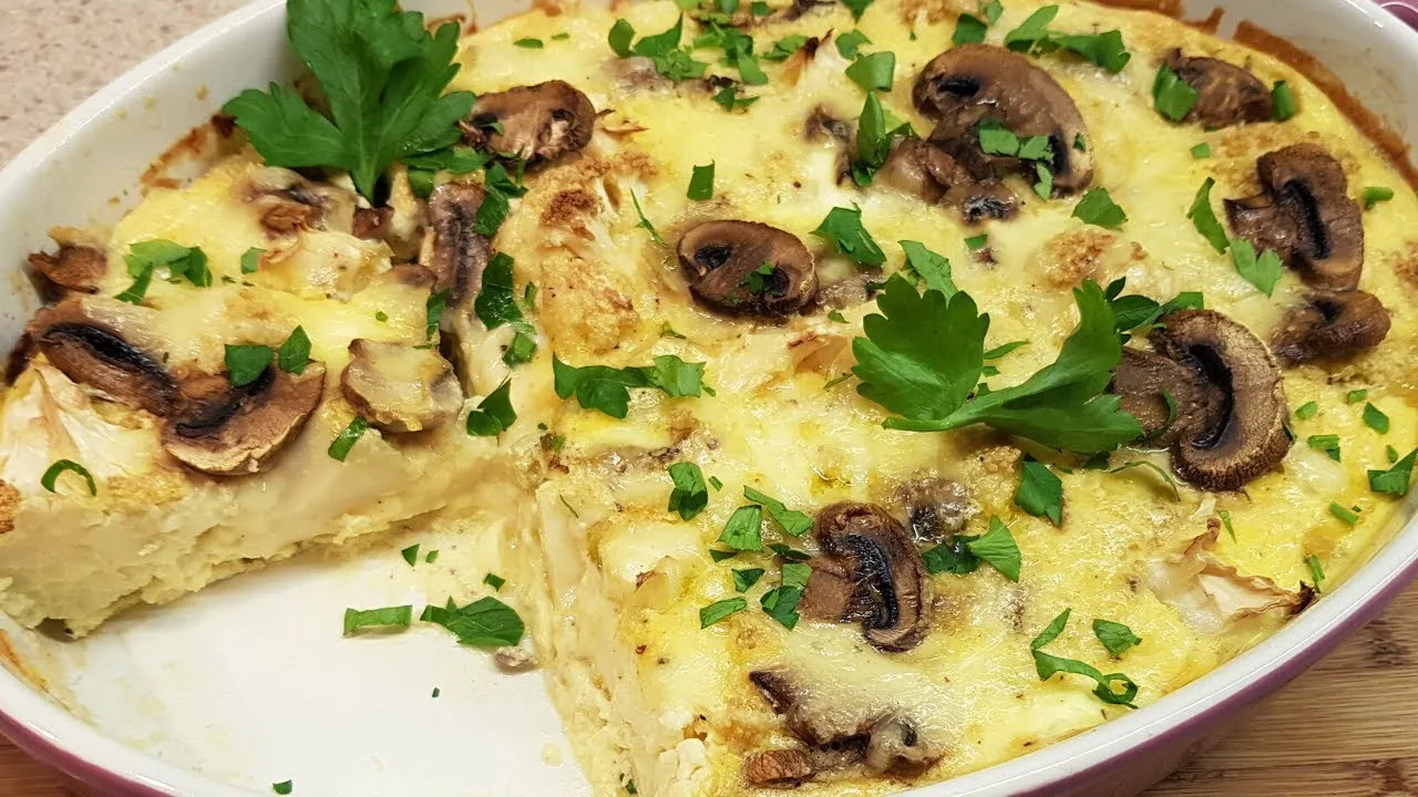 zapiekanka keto z kalafiora, zapiekanka fit z kalafiora, zapiekanka z kalafiora z pieczarkami