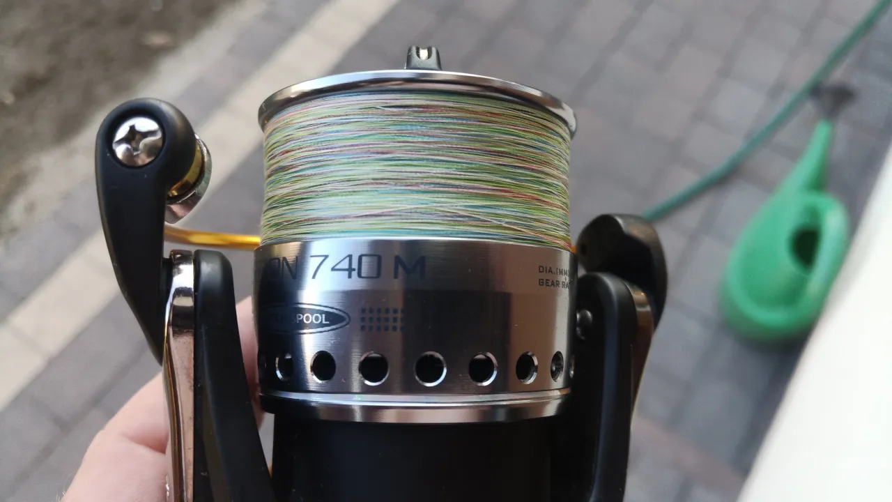 prawidłowo nawinięta plecionka na kołowrotek