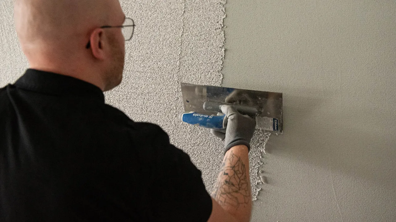 Narzędzia i materiały do tynku mozaikowego