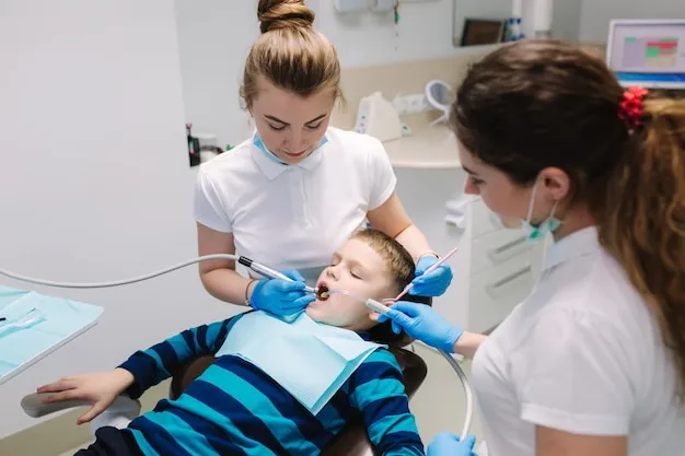 dentysta dziecięcy badający zęby